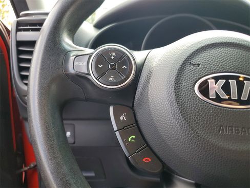 Used 2017 Kia Soul + image 24