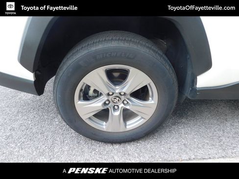 Used 2025 Toyota RAV4 XLE FWD image 7
