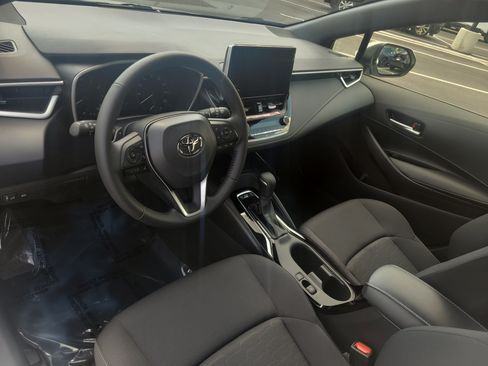 Certified 2025 Toyota Corolla SE w/ SE Package FWD image 15