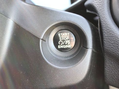 Used 2018 Jeep Compass Latitude w/ Popular Equipment Group image 40