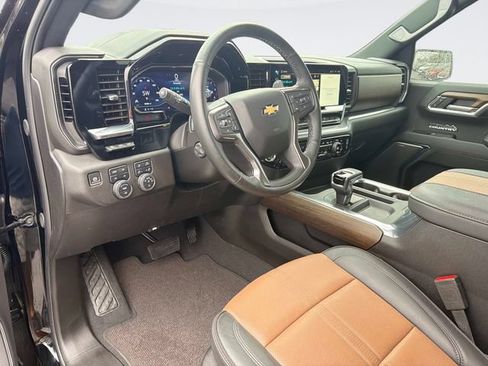 Used 2024 Chevrolet Silverado 1500 High Country w/ Technology Package AWD/4WD image 24