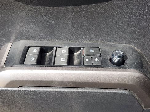 Used 2023 Toyota Tacoma SR5 RWD image 28