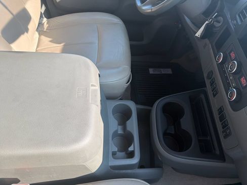 Used 2018 Nissan NV 3500 SL RWD image 26
