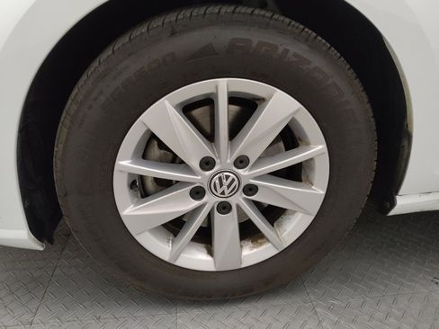 Used 2019 Volkswagen Golf S FWD image 31