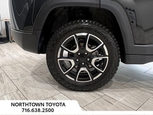 Used 2024 Jeep Compass Trailhawk AWD/4WD image 25