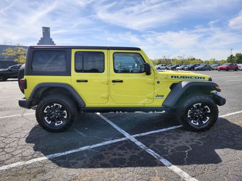 Used 2024 Jeep Wrangler Unlimited Rubicon 4xe w/ Convenience Group image 11