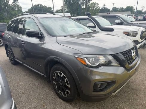 Used 2020 Nissan Pathfinder SL AWD/4WD image 3