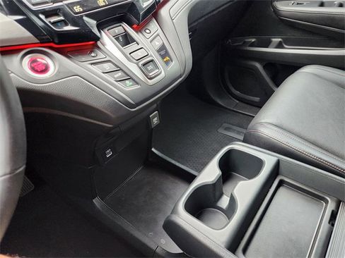 Certified 2023 Honda Odyssey Sport image 18