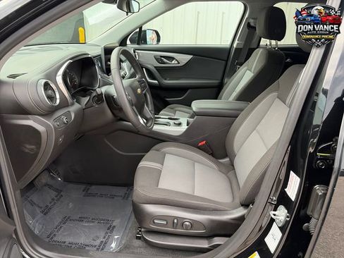 Used 2025 Chevrolet Blazer LT AWD/4WD image 9