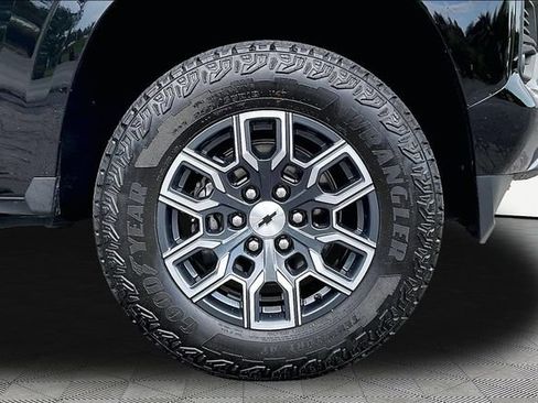 Used 2025 Chevrolet Colorado Z71 AWD/4WD image 21