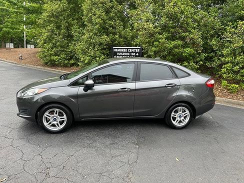 Used 2019 Ford Fiesta SE FWD image 5