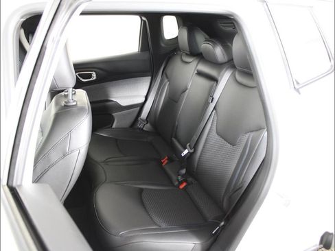 New 2025 Jeep Compass Latitude AWD/4WD image 28