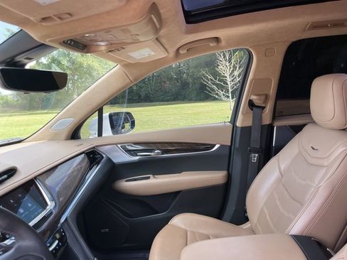 Used 2024 Cadillac XT6 Premium Luxury w/ Platinum Package image 18