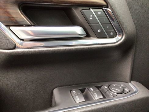 Used 2024 GMC Sierra 1500 SLT image 19