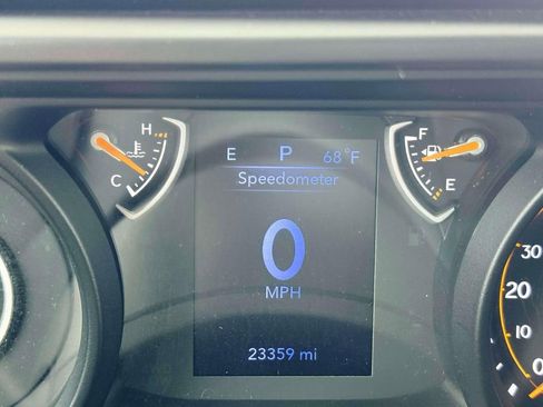 Used 2025 Jeep Wrangler Unlimited Sport AWD/4WD image 19