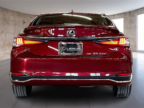 Used 2023 Lexus ES 250 w/ Premium Package image 6