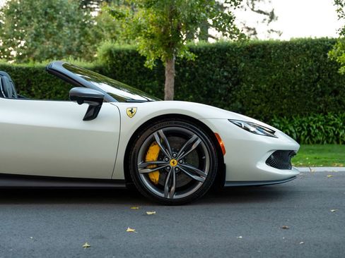 Used 2023 Ferrari 296 GTS RWD image 63