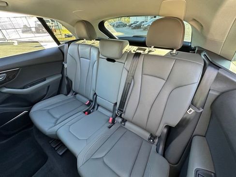 Used 2021 Audi Q8 Premium Plus w/ Premium Plus Package image 37