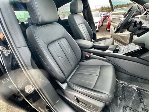 Used 2024 Audi Q8 e-tron Premium Plus image 26