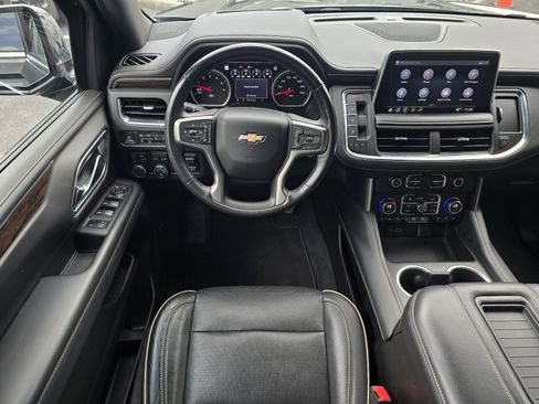 Used 2021 Chevrolet Tahoe Premier w/ Premium Package AWD/4WD image 14