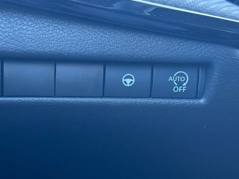 New 2026 Nissan Kicks SR w/ Cold Weather Package FWD image 31