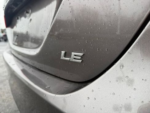 Used 2018 Toyota Camry LE image 26