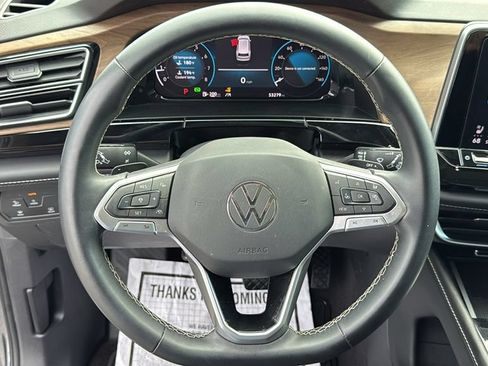 Used 2024 Volkswagen Atlas SE w/ Panoramic Sunroof Package AWD/4WD image 14