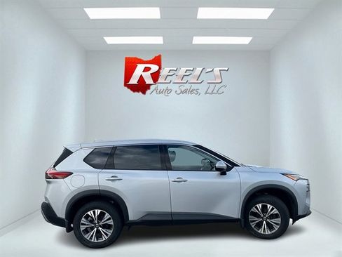 Used 2021 Nissan Rogue SV image 6