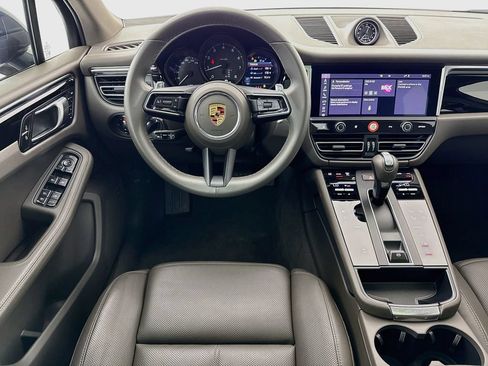 Certified 2025 Porsche Macan AWD/4WD image 25