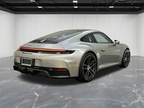 Used 2025 Porsche 911 Carrera GTS image 9