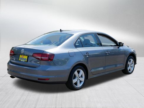 Used 2018 Volkswagen Jetta SE FWD image 7