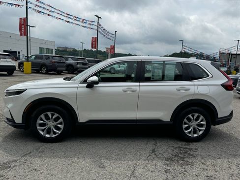 Used 2023 Honda CR-V LX image 4
