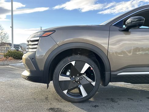 New 2026 Nissan Kicks SR w/ Cold Weather Package image 8