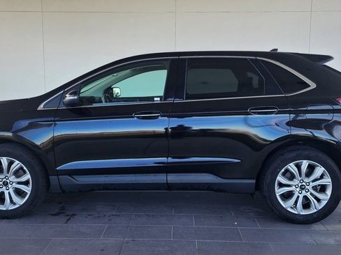 Used 2024 Ford Edge Titanium image 9
