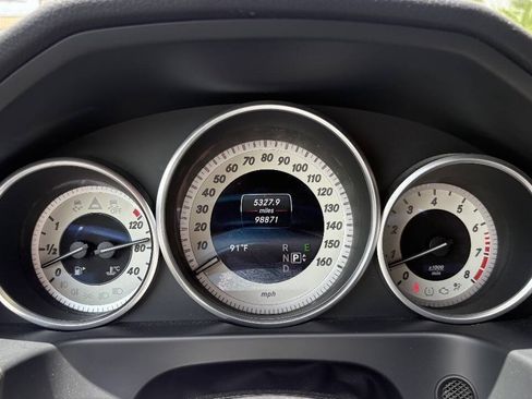 Used 2016 Mercedes-Benz E 350 4MATIC Sedan image 5