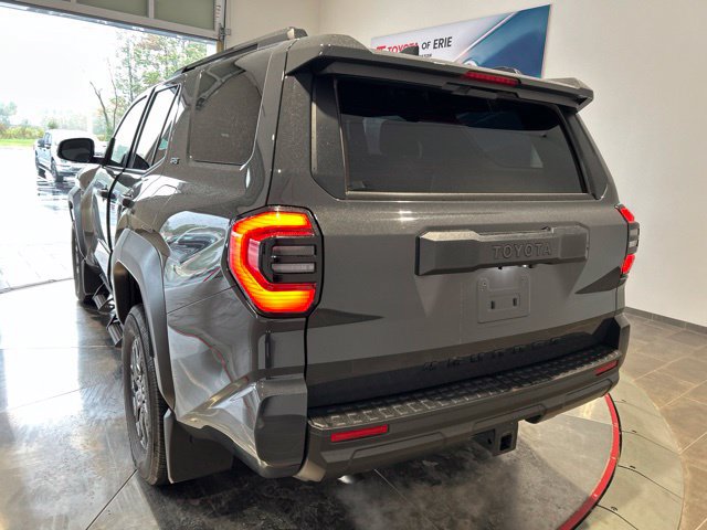 Used 2025 Toyota 4Runner SR5 AWD/4WD image 5