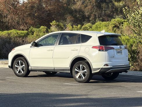Used 2018 Toyota RAV4 XLE w/ All Weather Liner Package FWD image 4