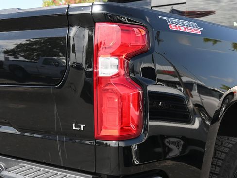 Used 2024 Chevrolet Silverado 1500 LT Trail Boss w/ LT Trail Boss Premium Package AWD/4WD image 21