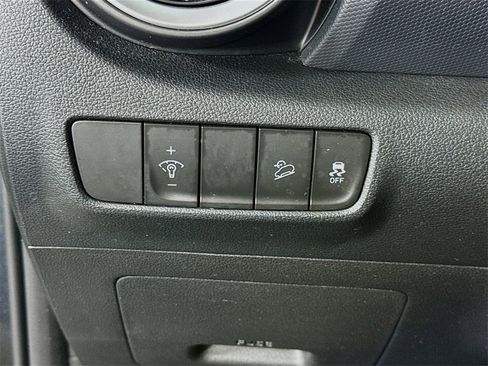 Certified 2022 Hyundai Kona SEL w/ Convenience Package image 20