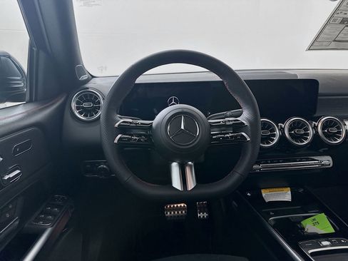 New 2026 Mercedes-Benz GLB 250 4MATIC image 24