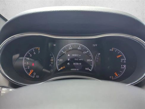 Used 2019 Jeep Grand Cherokee Laredo RWD image 10