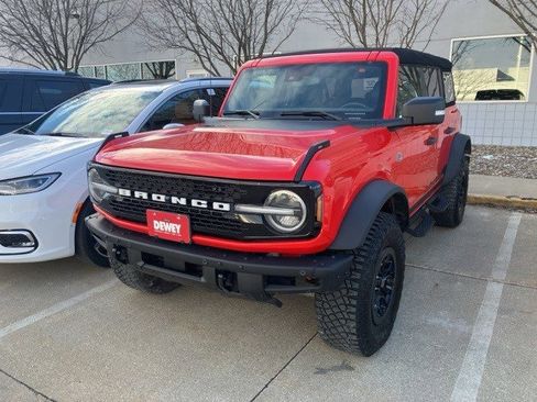 Used 2024 Ford Bronco Wildtrak image 3