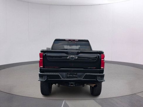 Used 2025 Chevrolet Silverado 2500 ZR2 w/ Technology Package AWD/4WD image 4