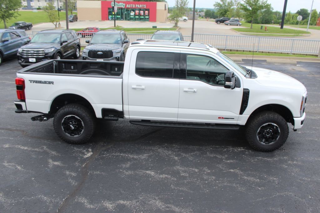 New 2026 Ford F350 Platinum w/ Tremor Off-Road Package AWD/4WD image 11