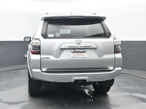 Used 2022 Toyota 4Runner SR5 RWD image 20