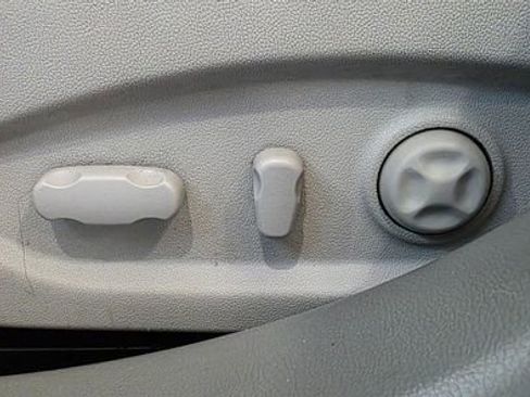 Used 2011 Buick LaCrosse CX image 15