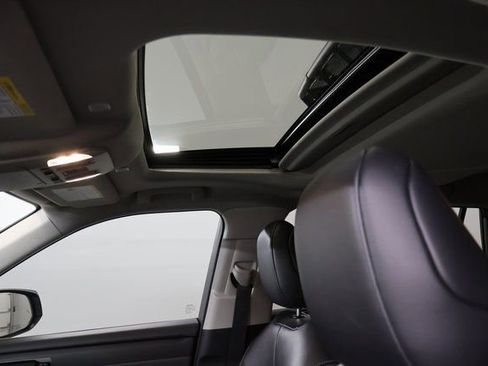 Certified 2025 Toyota Highlander XLE image 13