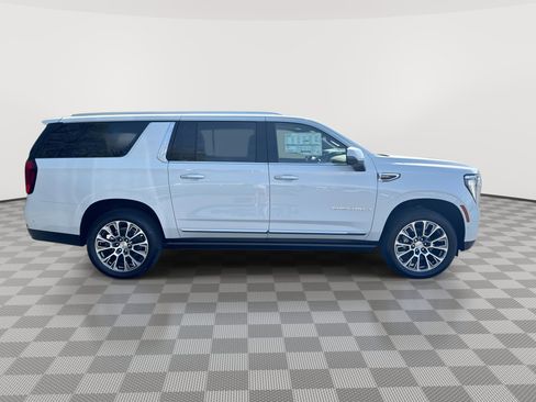 New 2026 GMC Yukon XL Denali w/ Denali Reserve Package image 9