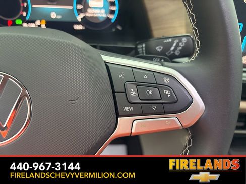 Used 2025 Volkswagen Atlas SE image 4