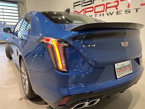 Used 2022 Cadillac CT4 V image 9